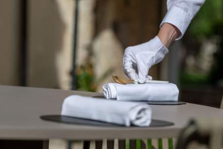 MISE EN PLACE TERRASSE GASTRONOMIQUE LE COLOMBIER